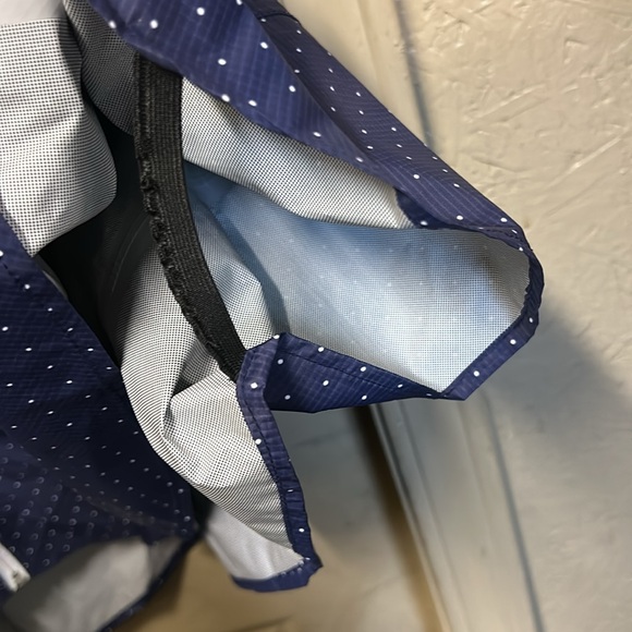 The North Face rain poncho for women; one size - Picture 7 of 12